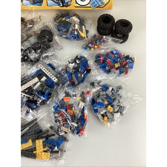 LEGO Creator 5893 Offroad Power Dune Buggy 3-in-1 Set (New Open Box) 1061 Pieces - Picture 7 of 9